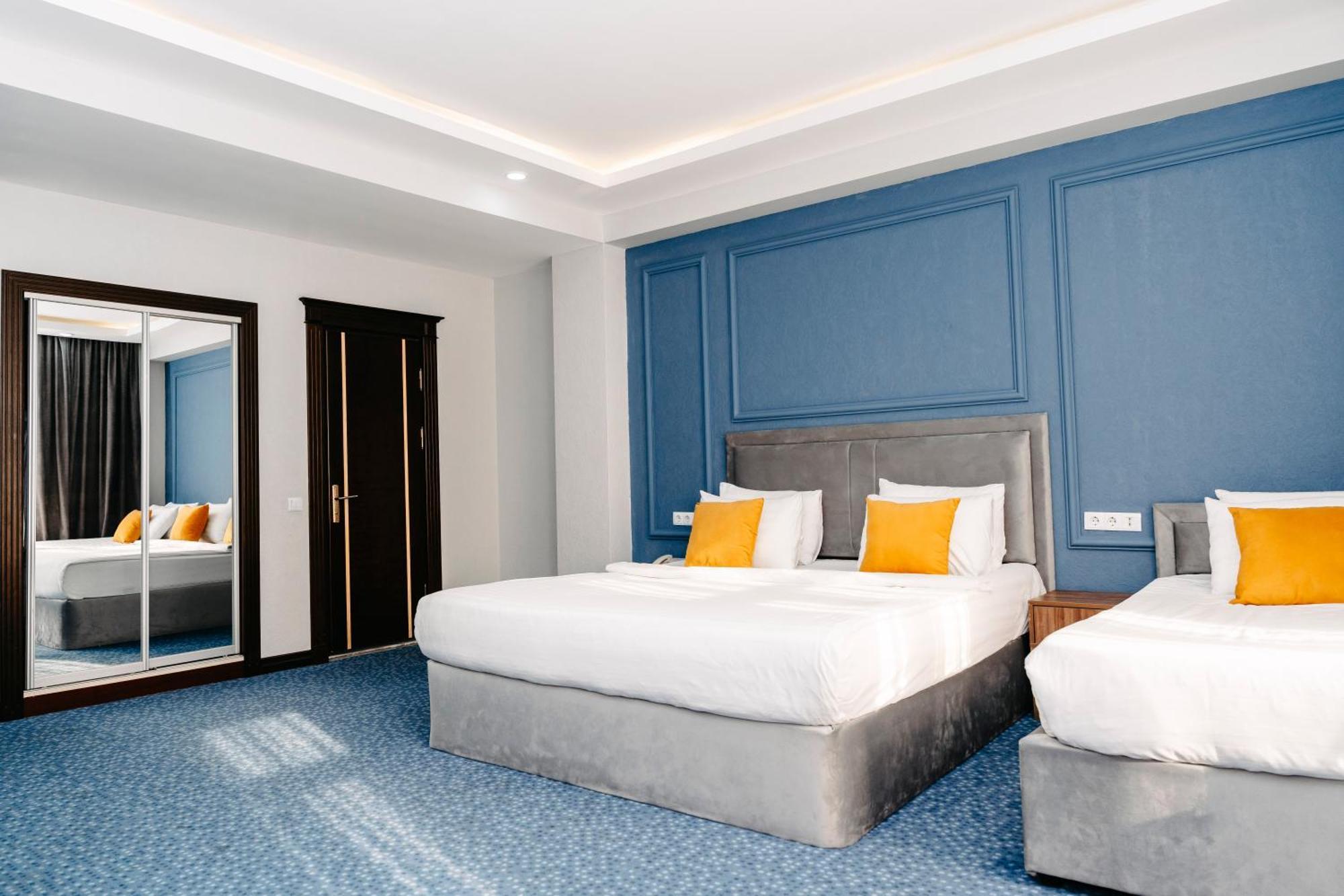 Triple Room,1589576219:JPEG